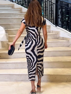 Vestido Midi con Estampado Óptico – Corte Recto con Lazo Lateral