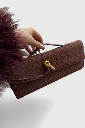 Bolso de hombro de ante, elegancia atemporal