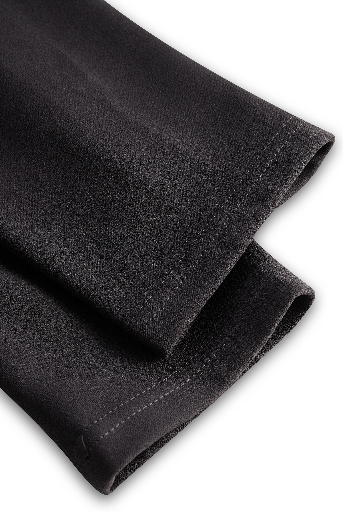 Selvianeé | Vestido Negro Refinado con Cinturón