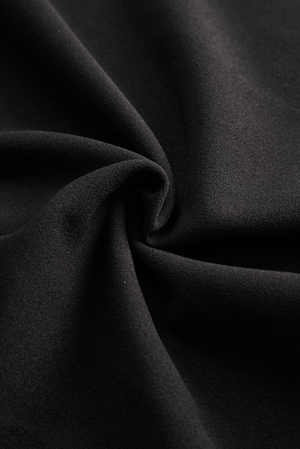 Selvianeé | Vestido Negro Refinado con Cinturón