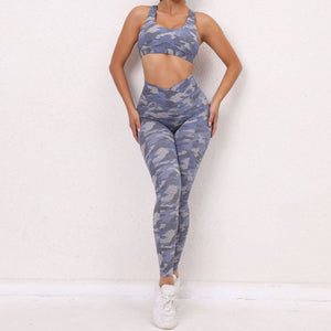 Conjunto de top y leggings de camuflaje