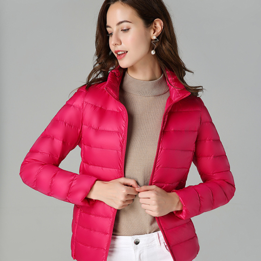 Mysa™ | Chaqueta de plumas ultral ligera con sofisticados pliegues