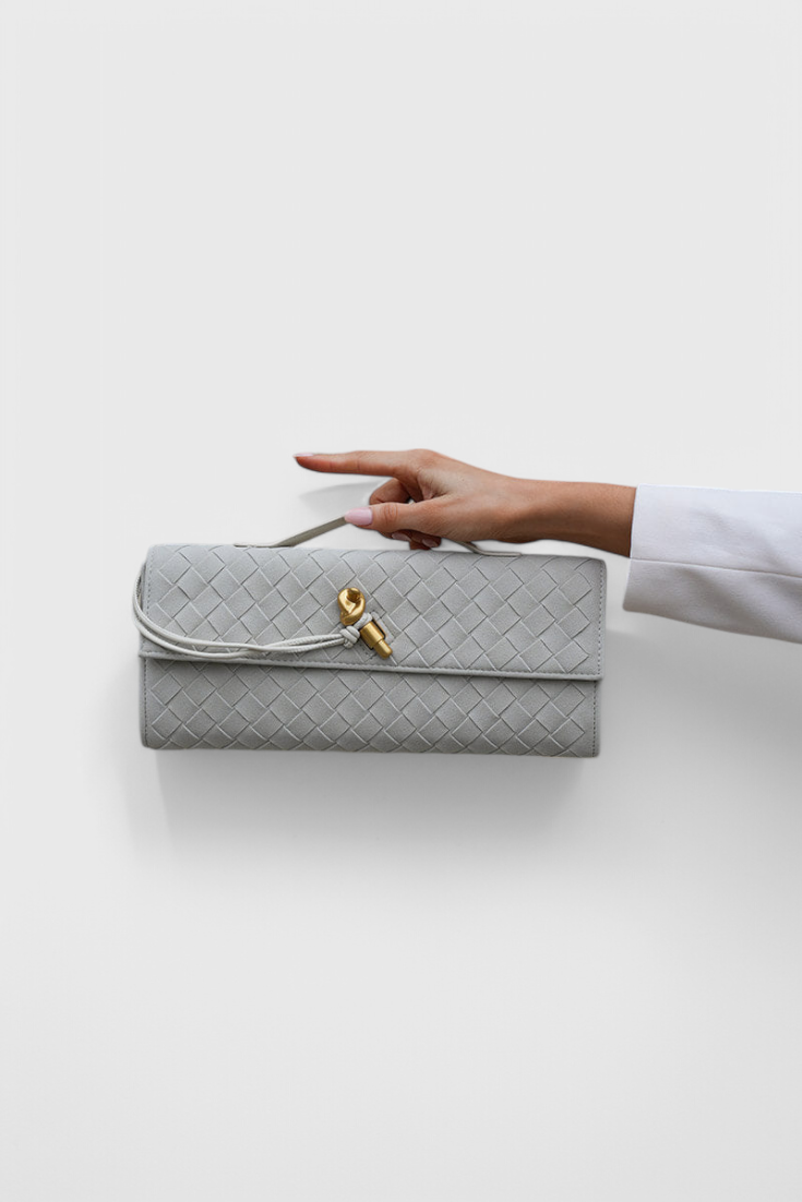 Bolso de hombro de ante, elegancia atemporal