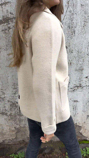 Brielle™ | Chaqueta con Cuello de Camisa