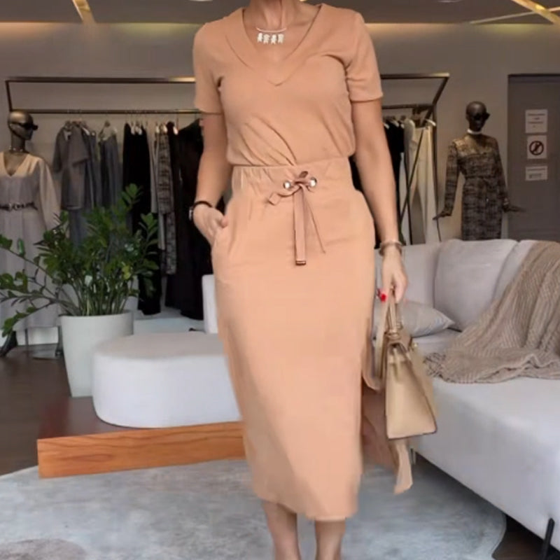 Conjunto Casual de Camiseta y Falda Midi con Abertura – Estilo Urbano y Cómodo